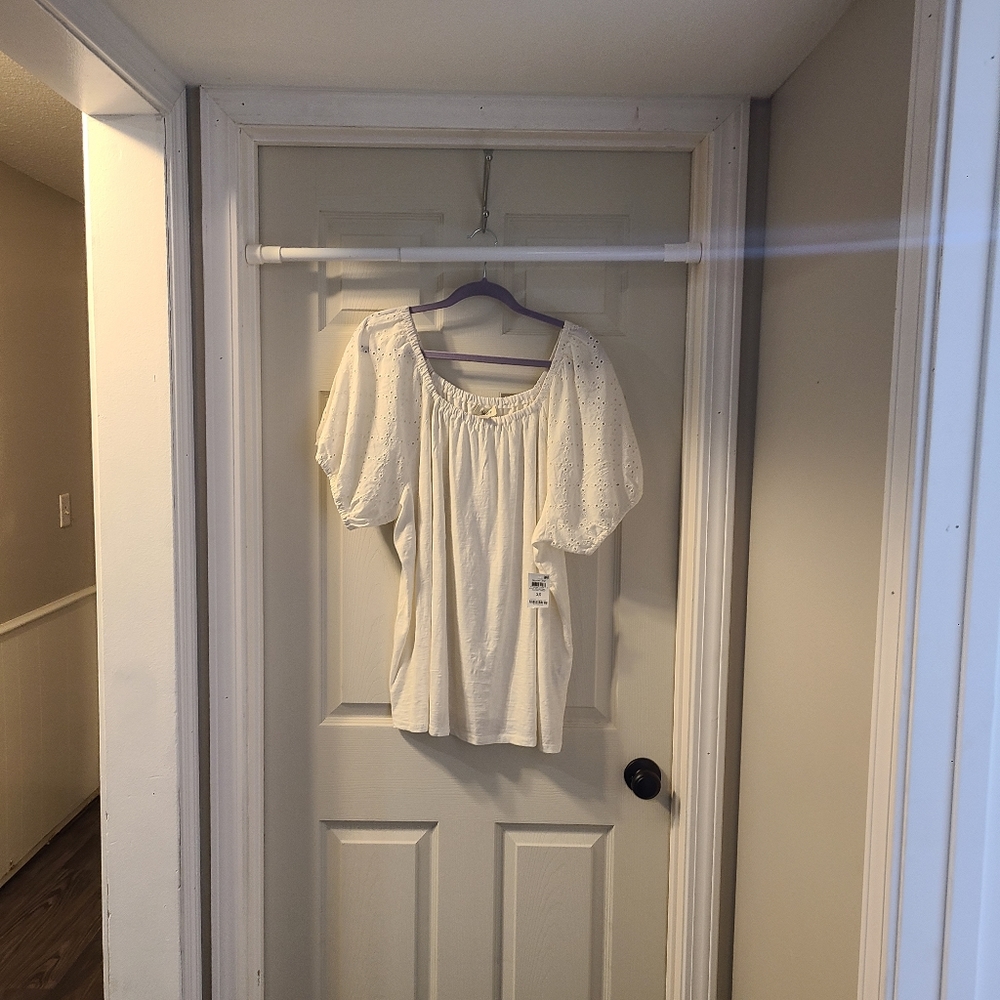 3X cream colored shirt